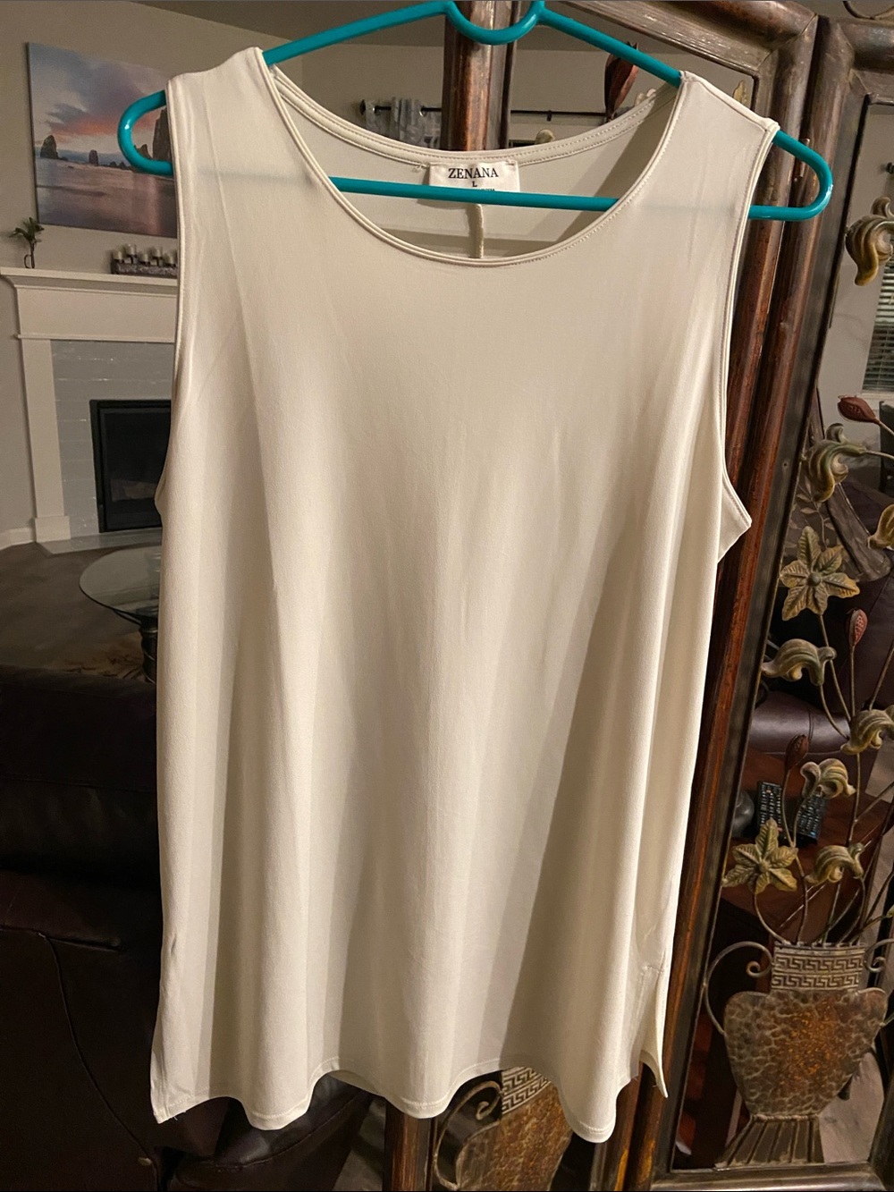 Zenana Outfitters Cream Sleeveless Scoop Neck Tank